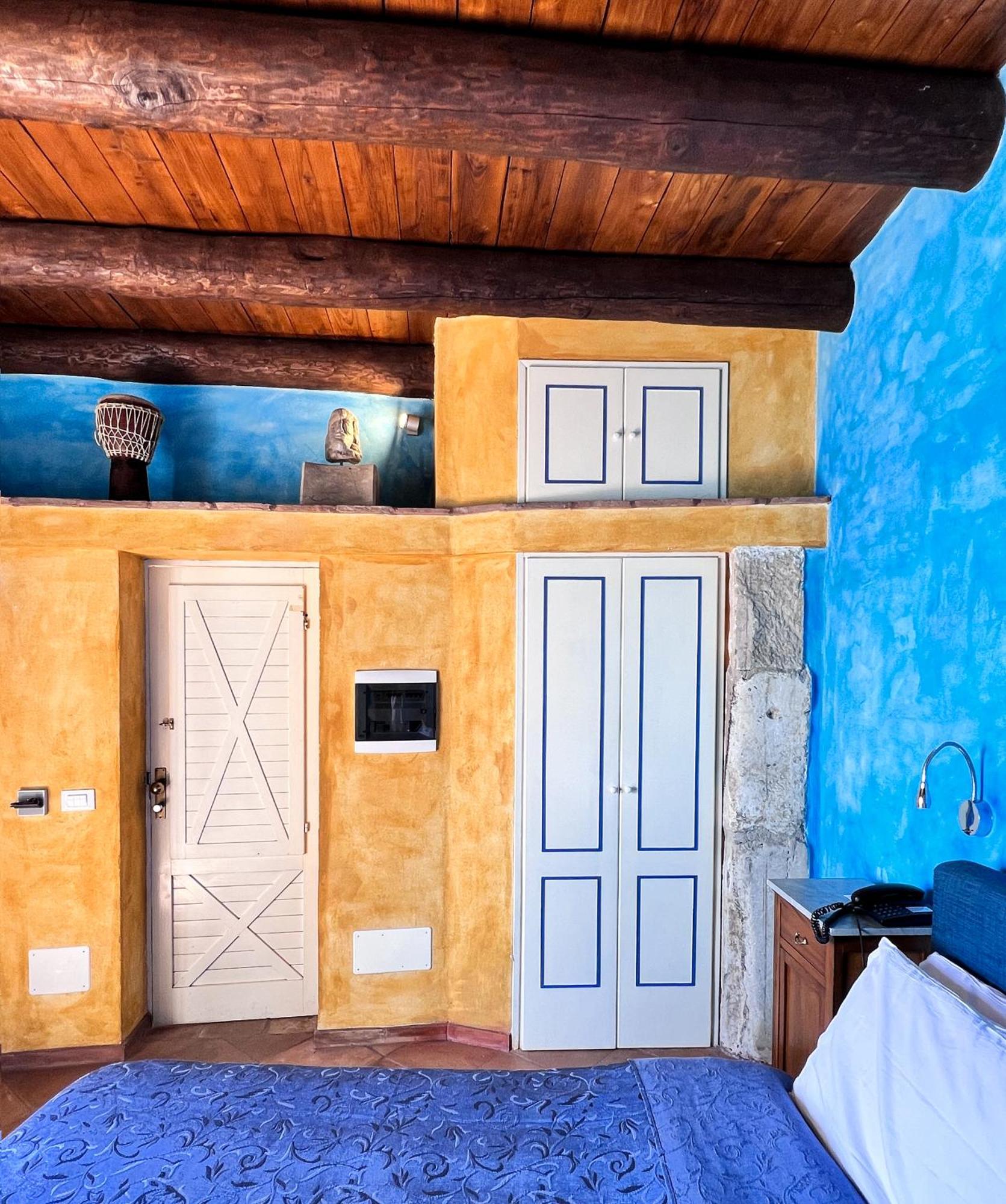 Aeneas' Landing Resort Гаэта Номер фото